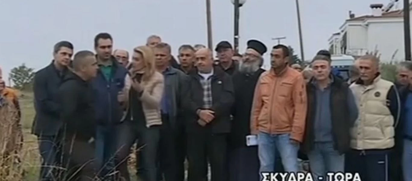 Οι κάτοικοι της Σκύδρας είναι έτοιμοι να υπερασπιστούν την γη τους απέναντι στους αλλοδαπούς: «Θα πάρουμε τα όπλα»